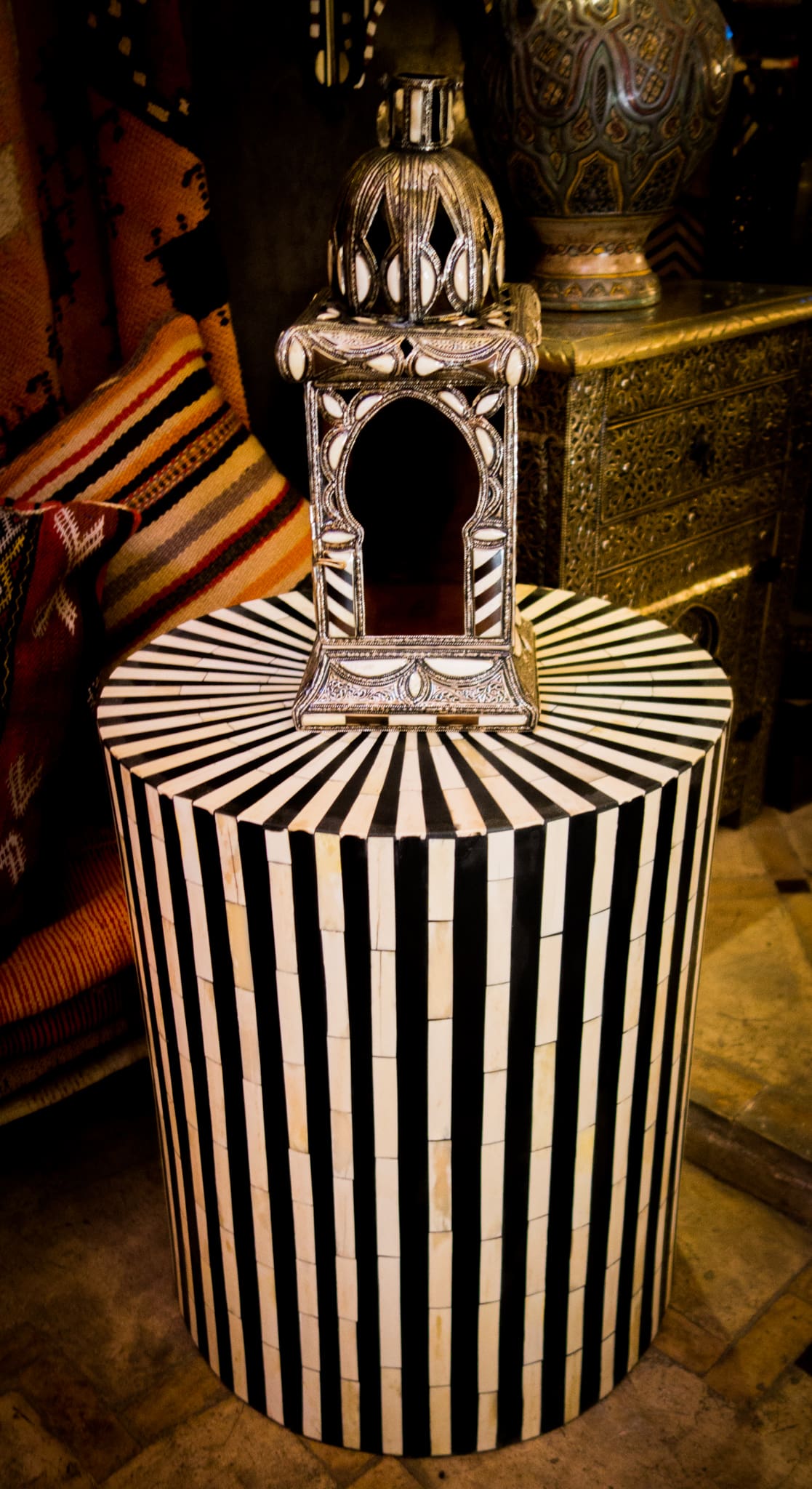 camel bone B&W